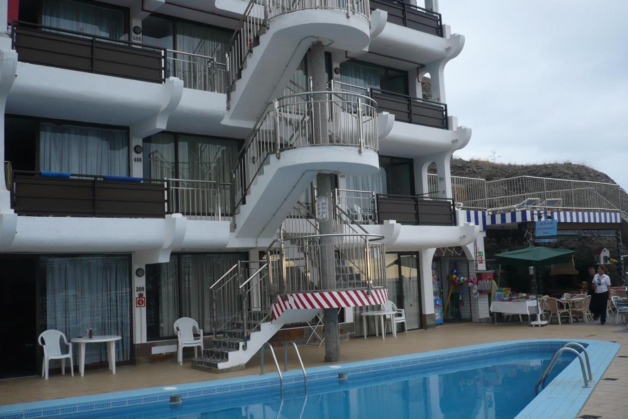 Apartamentos Miriam Puerto Rico  Eksteriør billede